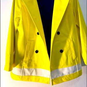 Coat yellow Talbots super cool 🤩